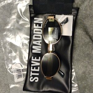 Steve Madden Gold and Black Sunglasses